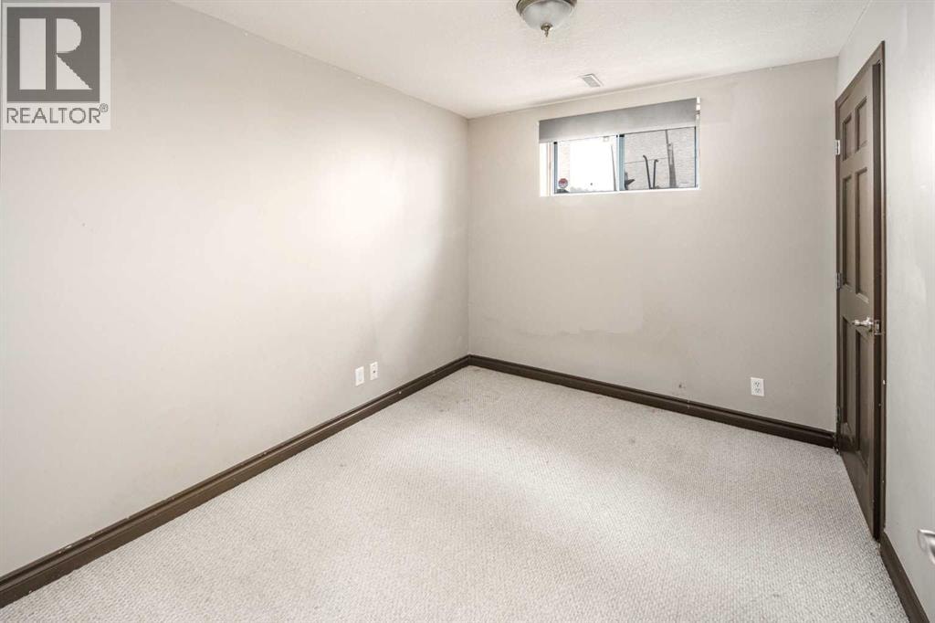 79 Hamptons Heights NW — photo 38