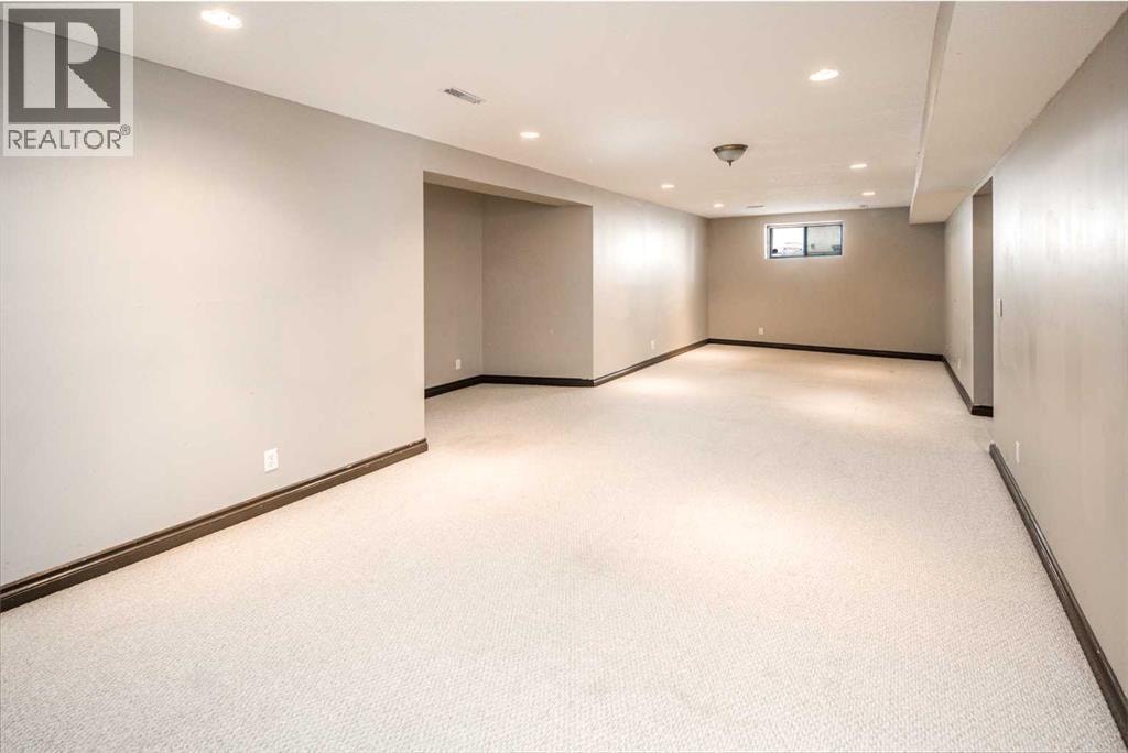 79 Hamptons Heights NW — photo 37