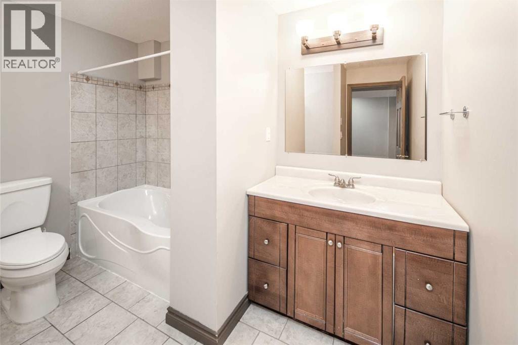 79 Hamptons Heights NW — photo 36