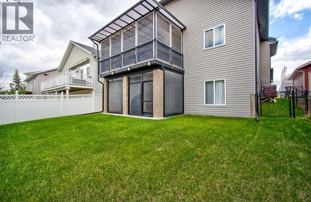 49 Thornfield Close SE — photo 3