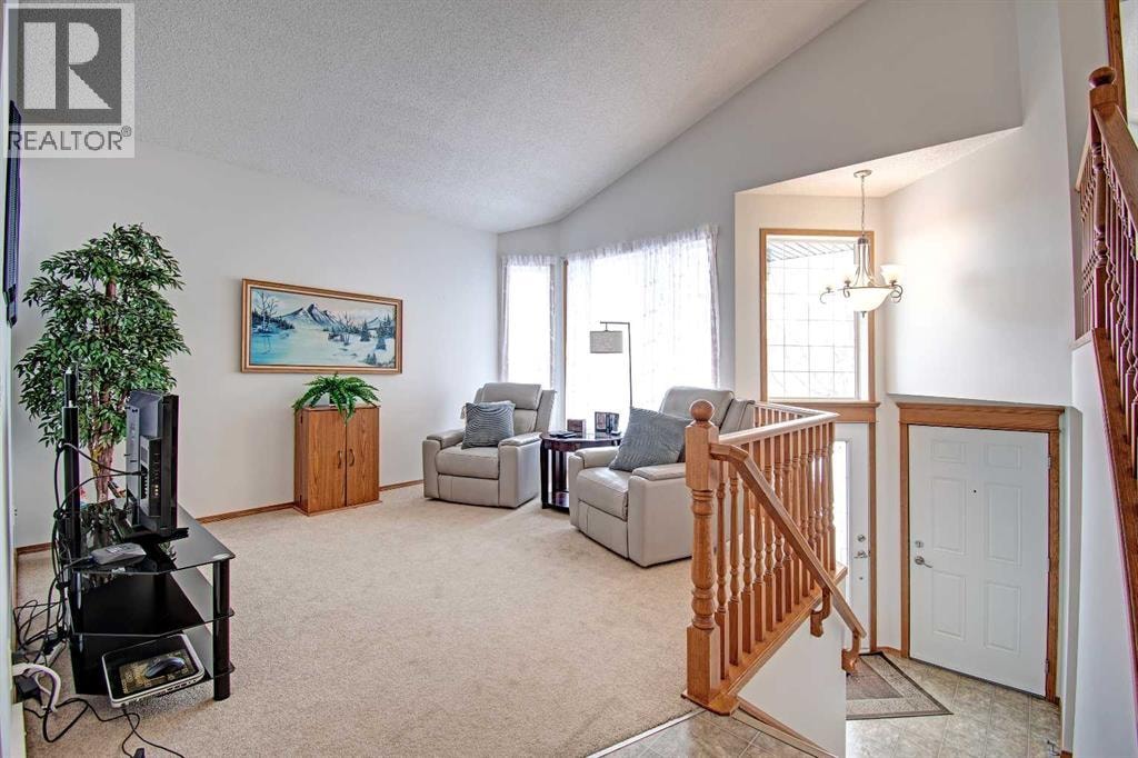 49 Thornfield Close SE — photo 5