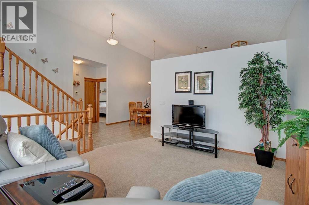 49 Thornfield Close SE — photo 8