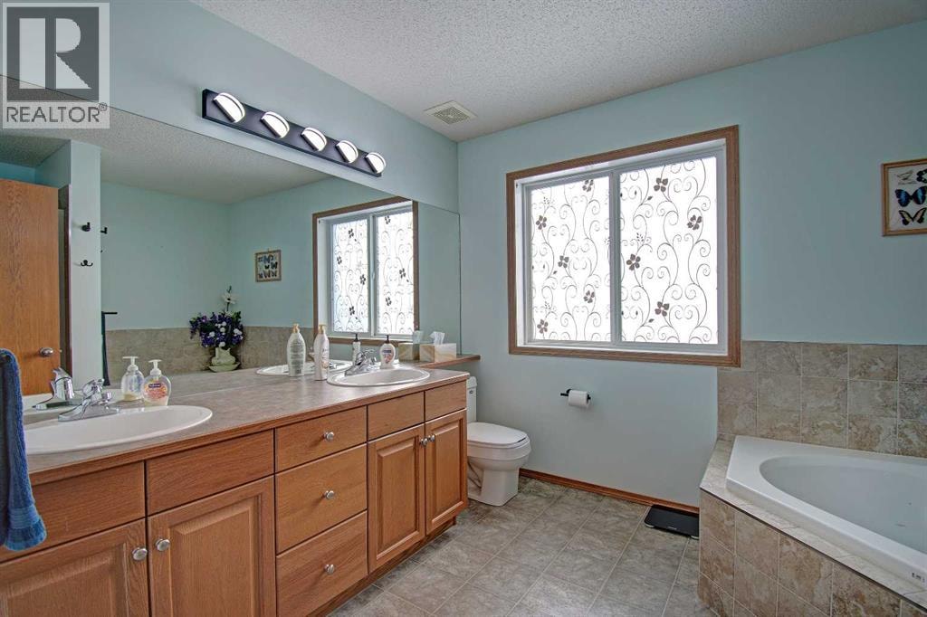 49 Thornfield Close SE — photo 32