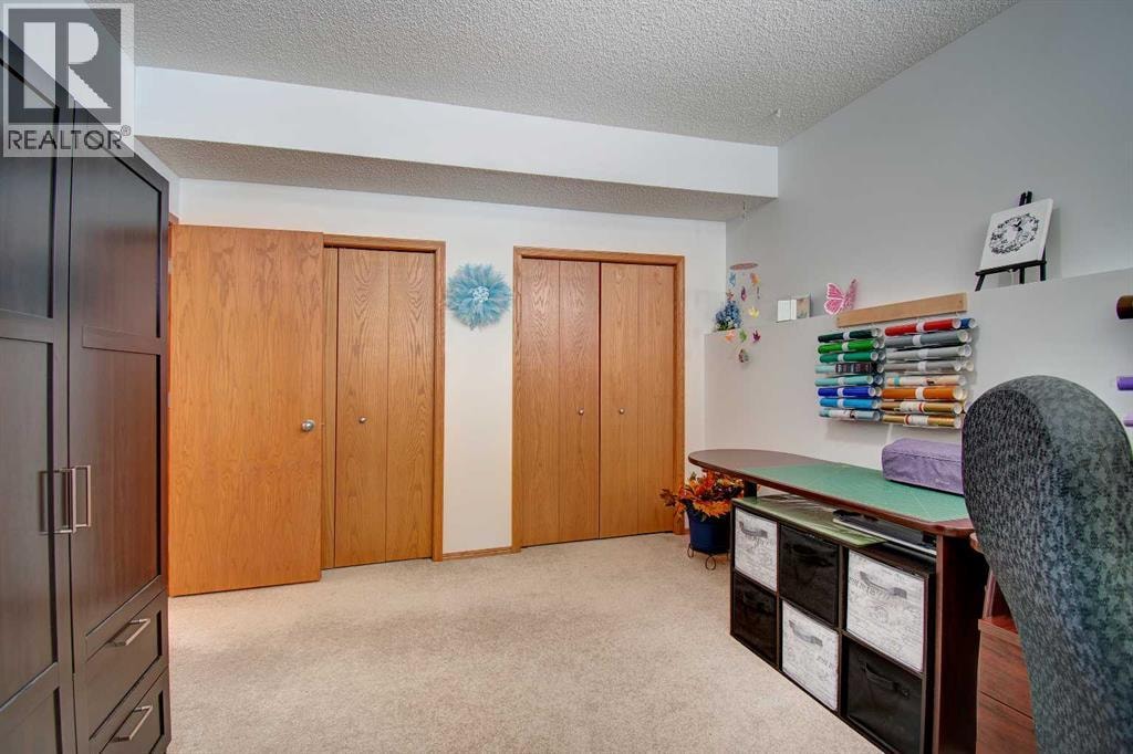49 Thornfield Close SE — photo 40