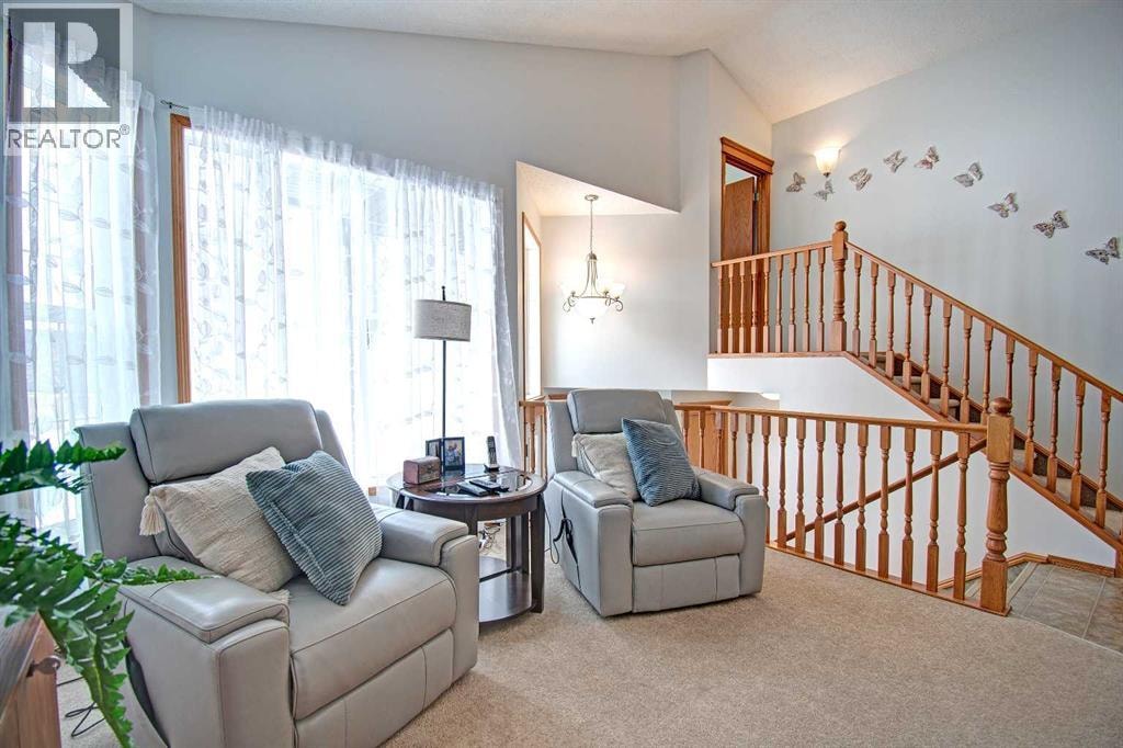 49 Thornfield Close SE — photo 7