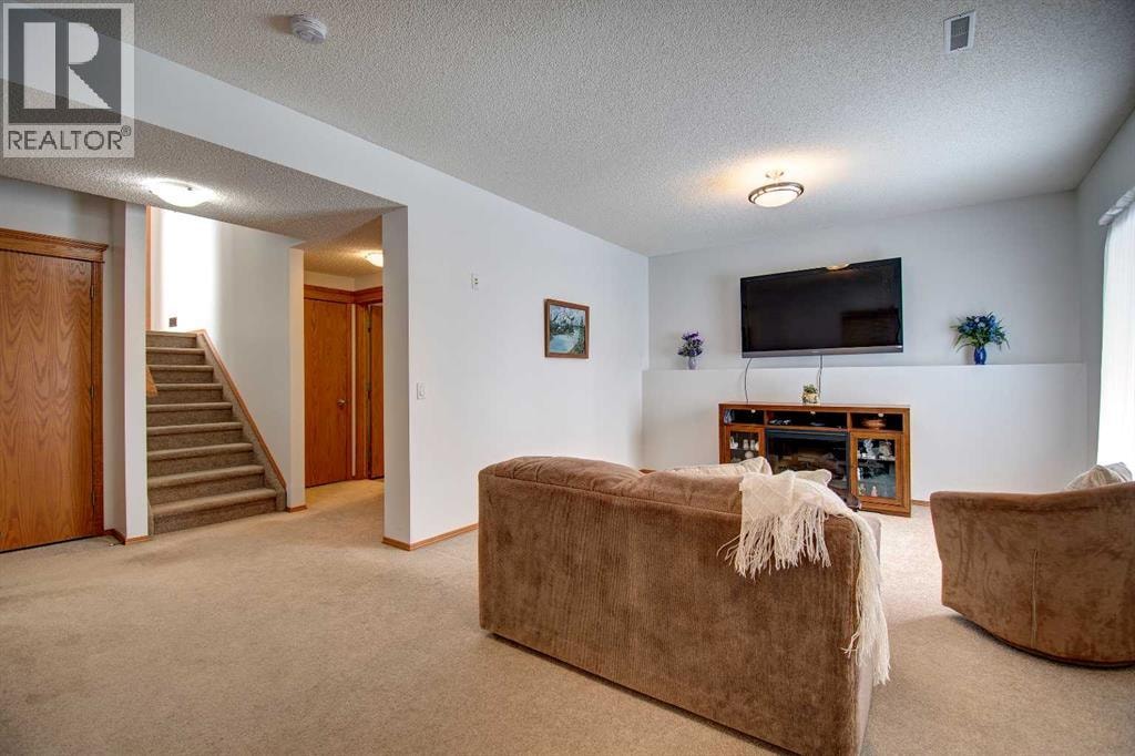 49 Thornfield Close SE — photo 37
