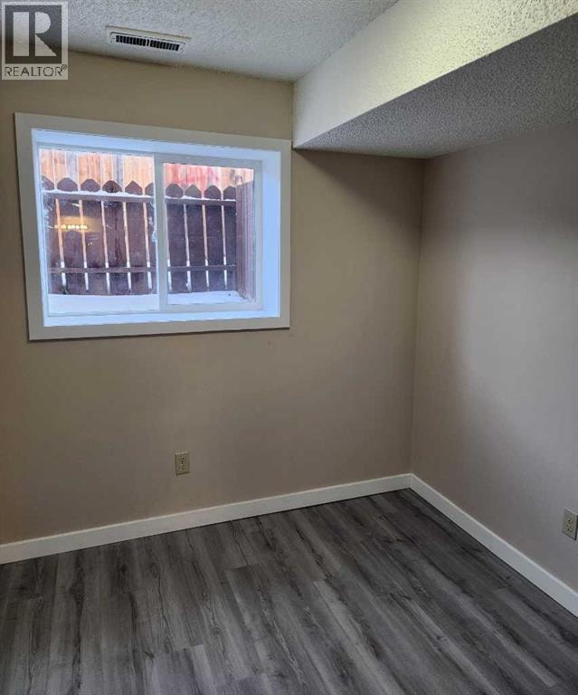 B, 1404 43 Street SE — photo 15