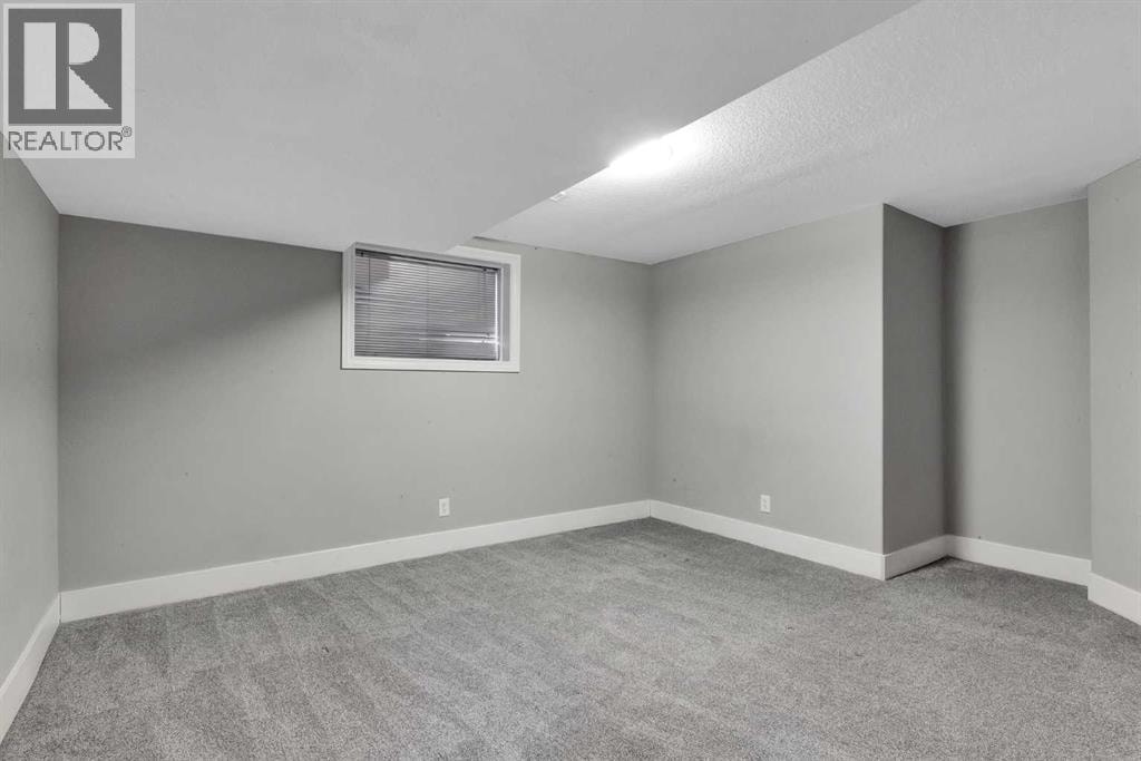 197 Royal Crest View NW — photo 17