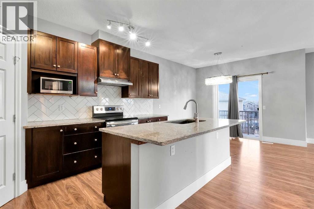 197 Royal Crest View NW — photo 4