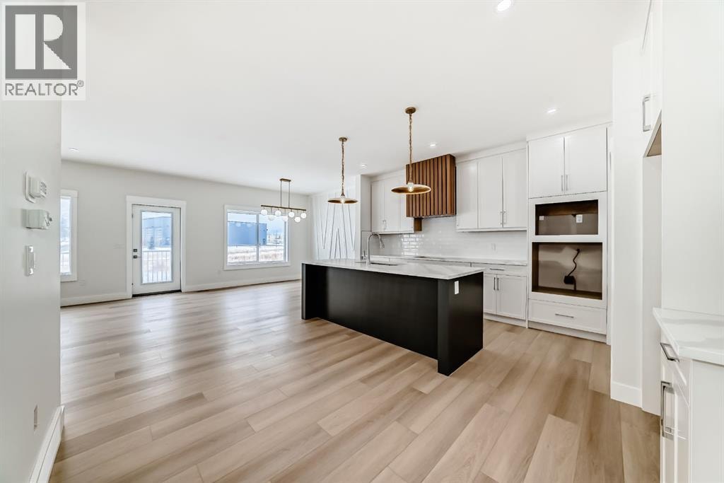 707 Mandalay Avenue — photo 13
