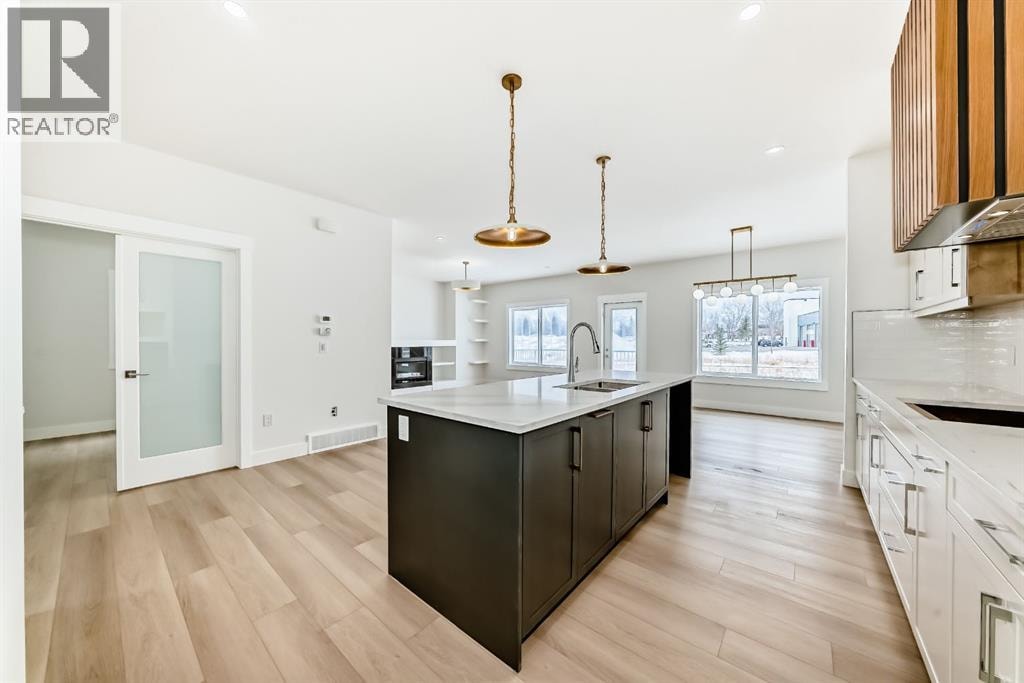 707 Mandalay Avenue — photo 12