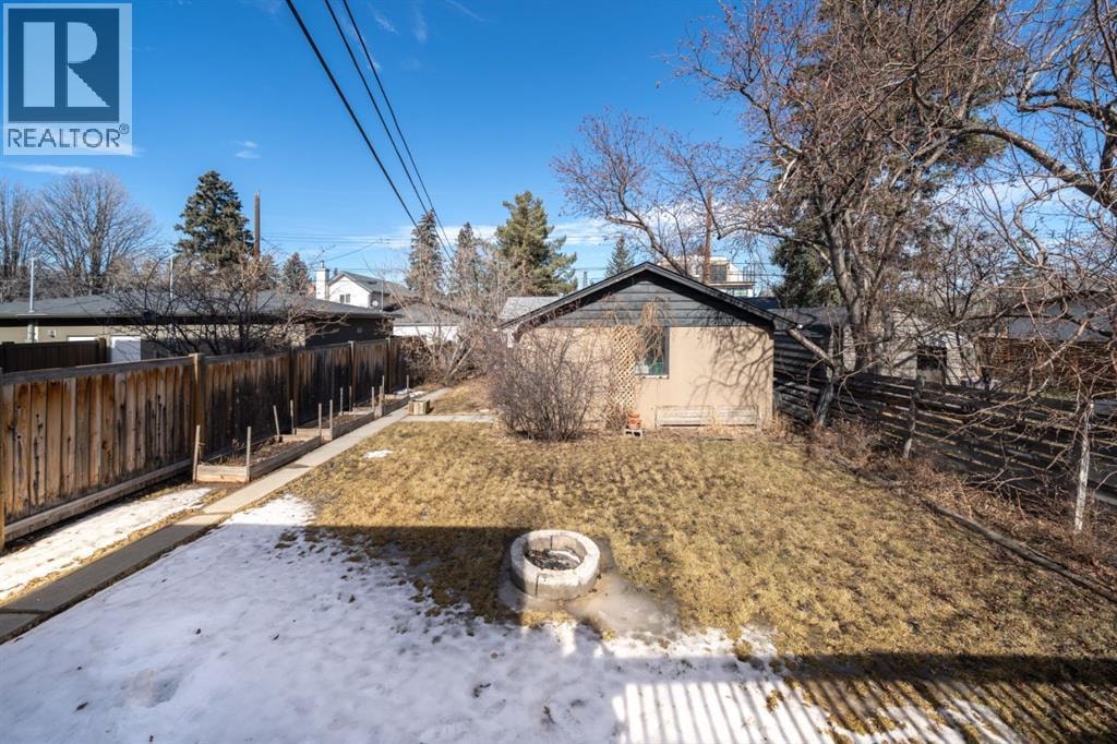 232 21 Avenue NE — photo 15