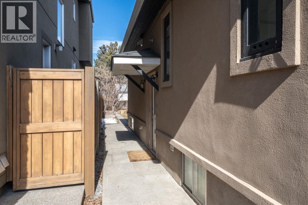 232 21 Avenue NE — photo 16