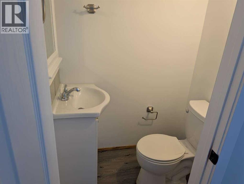 1106 39 Street SE — photo 17