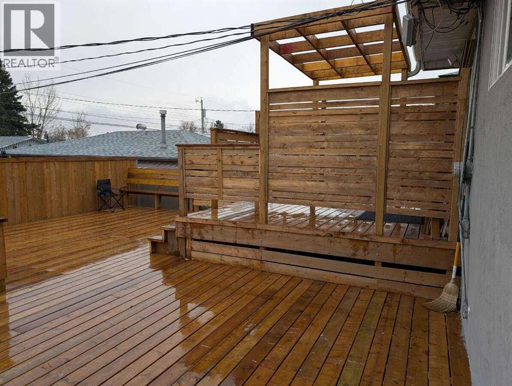 1106 39 Street SE — photo 29