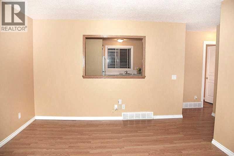 884 Rundlecairn Way NE — photo 5