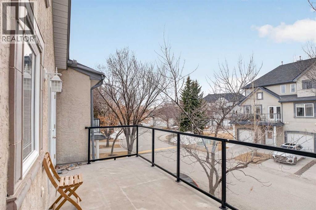 34 Simcoe Place SW — photo 5