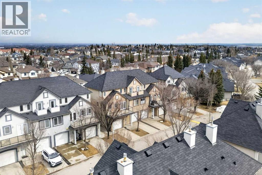 34 Simcoe Place SW — photo 2