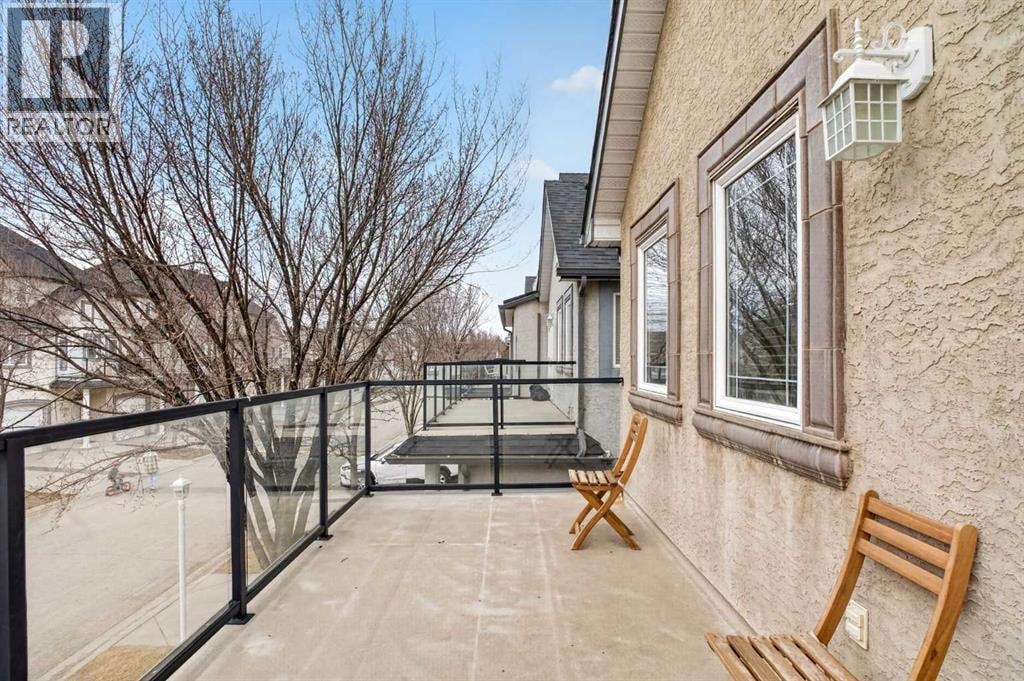 34 Simcoe Place SW — photo 4