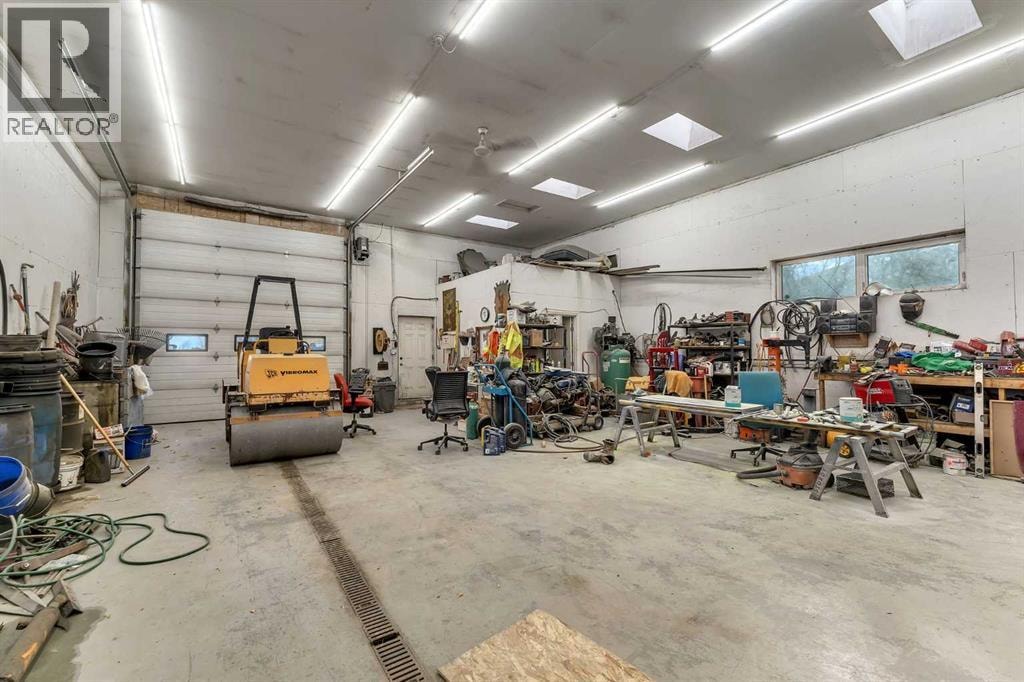 275200 Township Road 233 — photo 41
