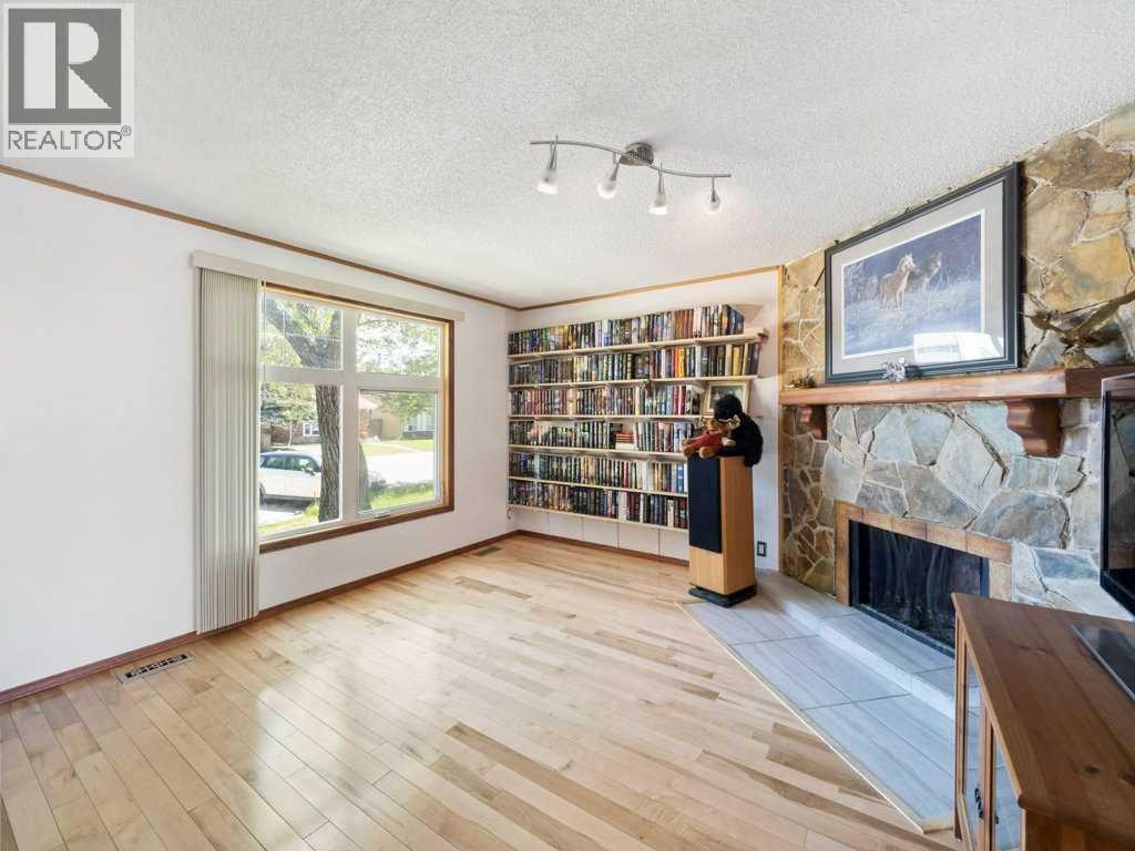 143 Erin Mount Place SE — photo 5