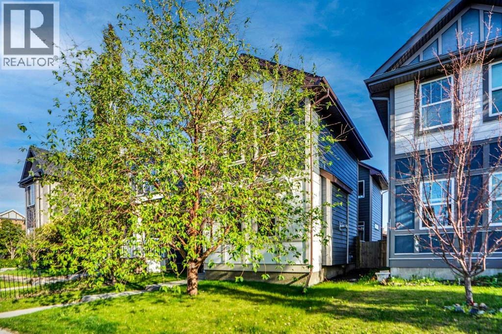 145 Marquis Common SE — photo 2