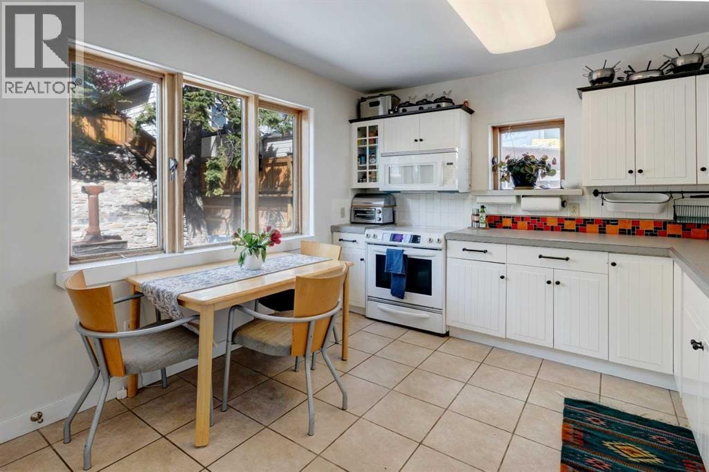 4007 Centre A Street NE — photo 8