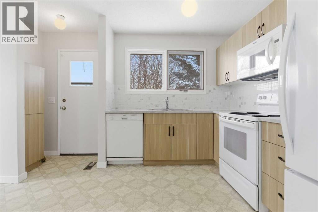 32 Fonda Mews SE — photo 13