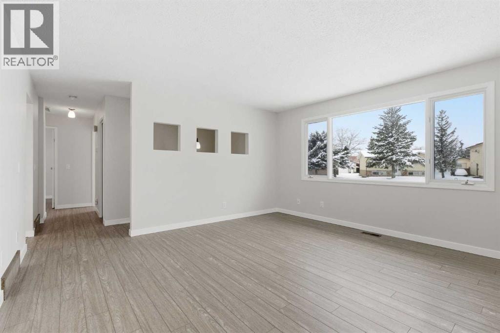 32 Fonda Mews SE — photo 5