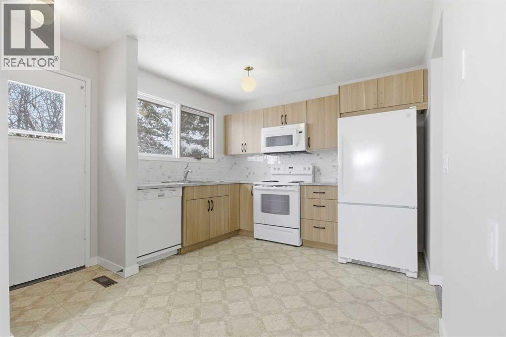 32 Fonda Mews SE — photo 11