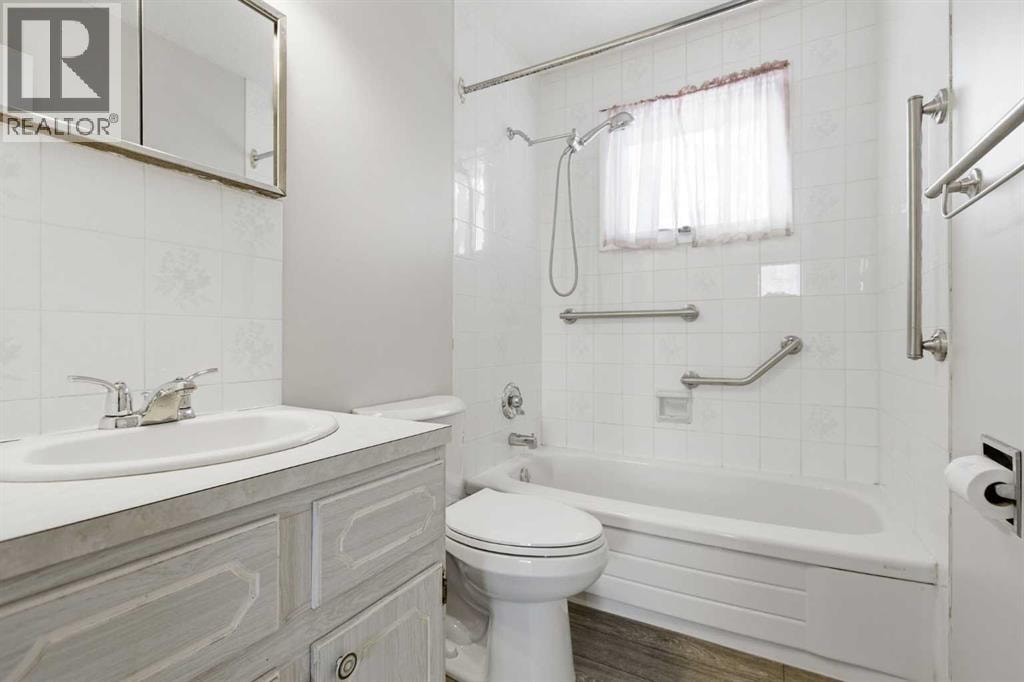 32 Fonda Mews SE — photo 27