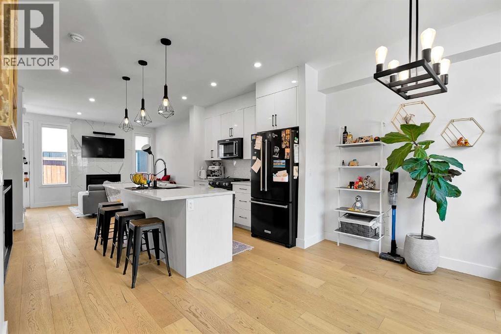 2106 6 Street NW — photo 4