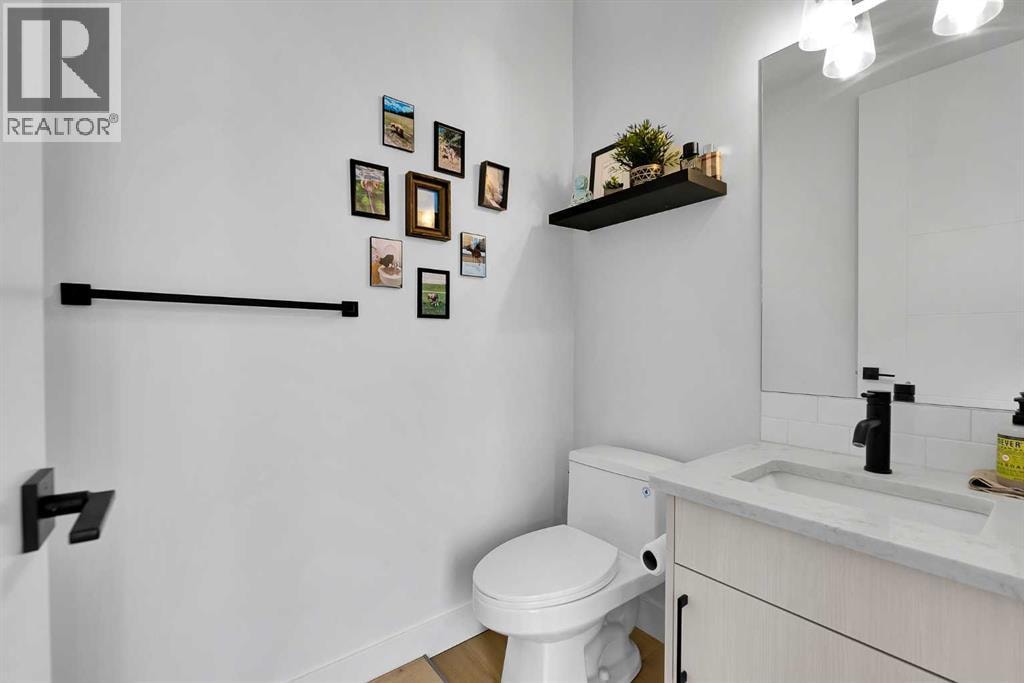 2106 6 Street NW — photo 14