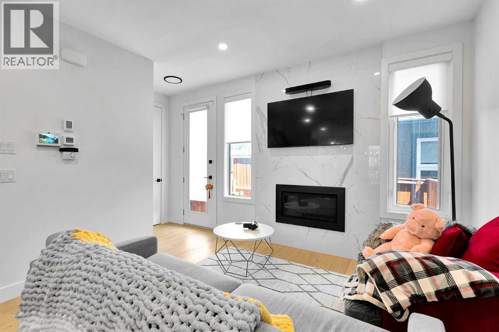 2106 6 Street NW — photo 12