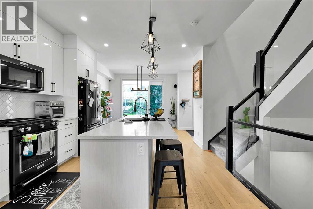 2106 6 Street NW — photo 8