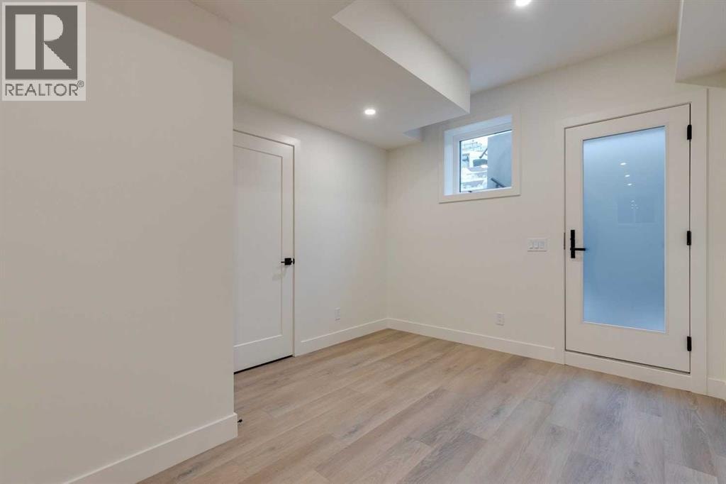 2124 7 Street NW — photo 26