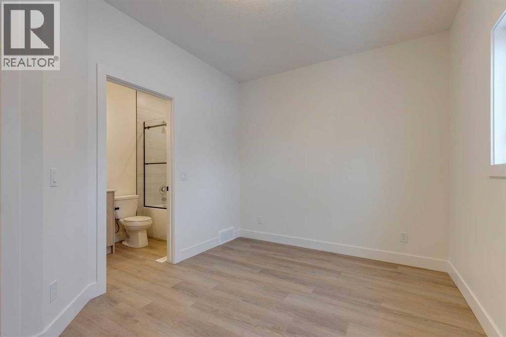 2124 7 Street NW — photo 23