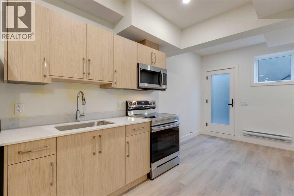741 21 Avenue NW — photo 23
