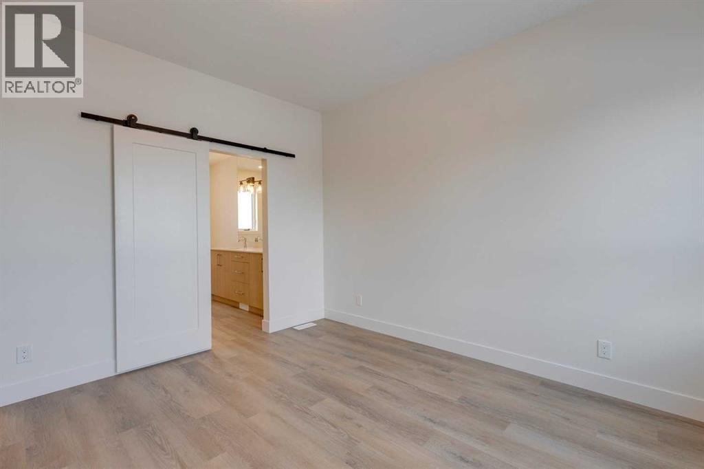 741 21 Avenue NW — photo 11