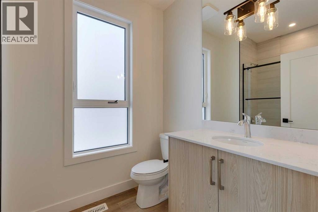 741 21 Avenue NW — photo 18
