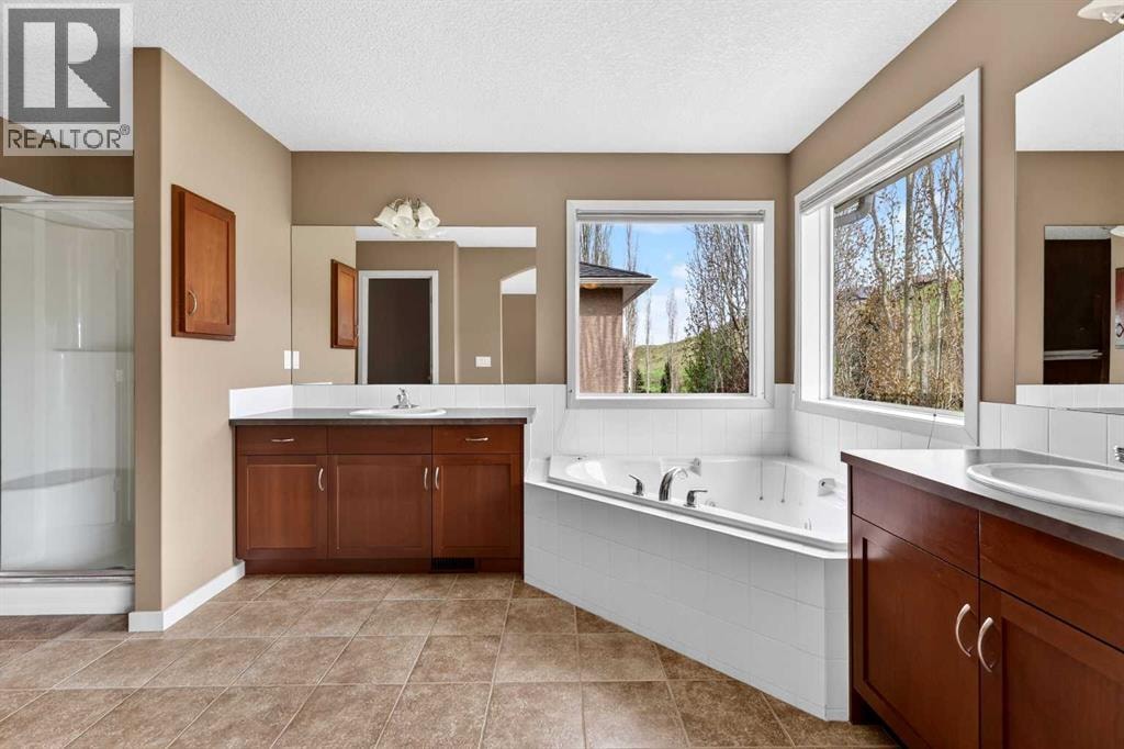 337 Discovery Ridge Boulevard SW — photo 31