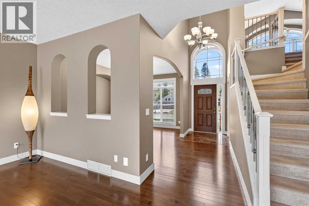 337 Discovery Ridge Boulevard SW — photo 3