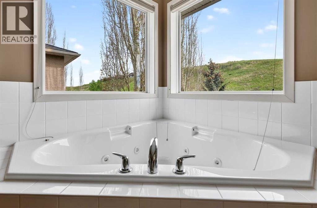337 Discovery Ridge Boulevard SW — photo 33