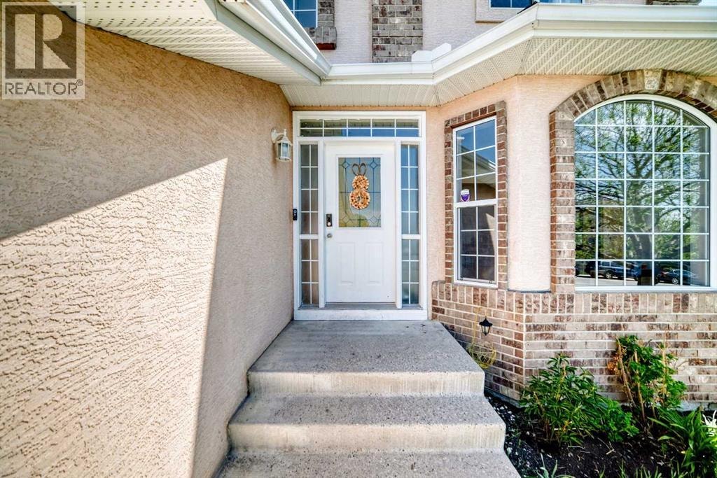 191 Sienna Park Terrace SW — photo 2