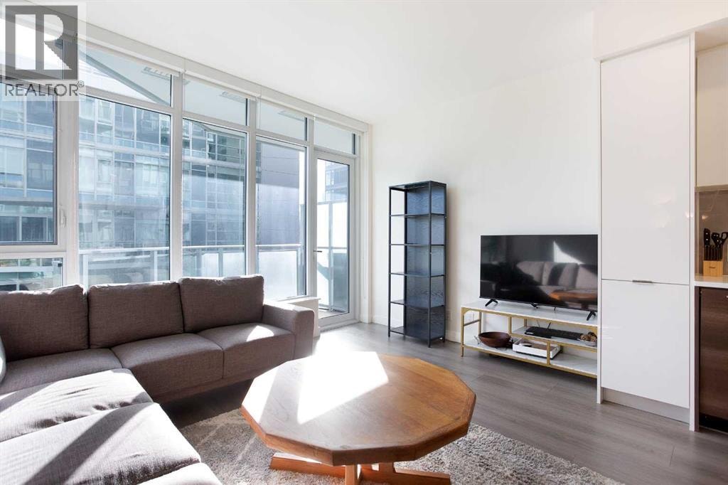 311, 138 Waterfront Court SW — photo 11