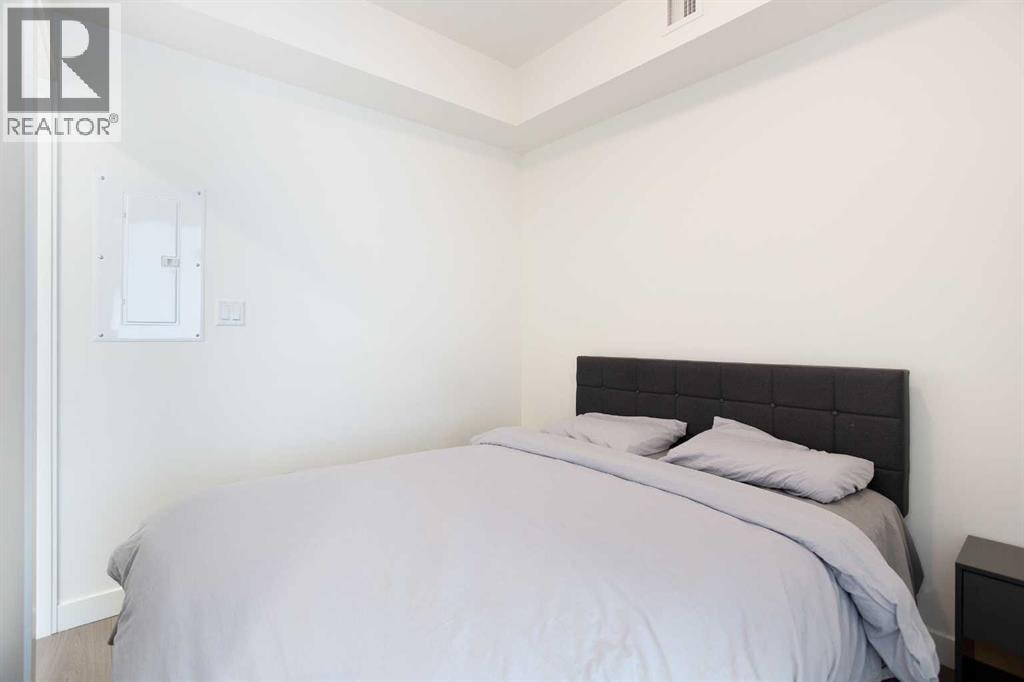 311, 138 Waterfront Court SW — photo 14