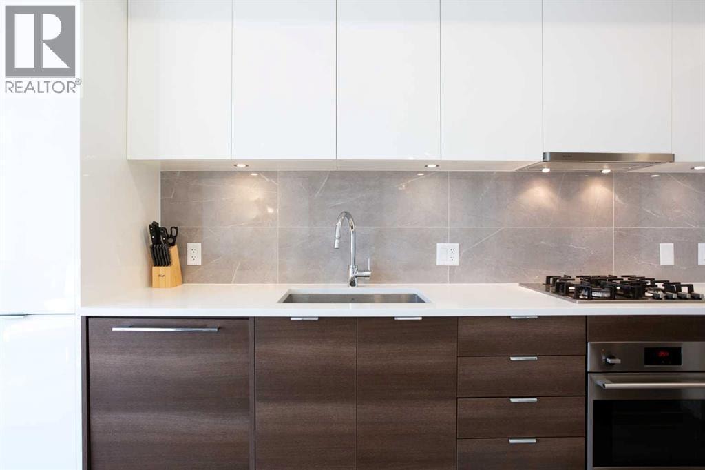311, 138 Waterfront Court SW — photo 7