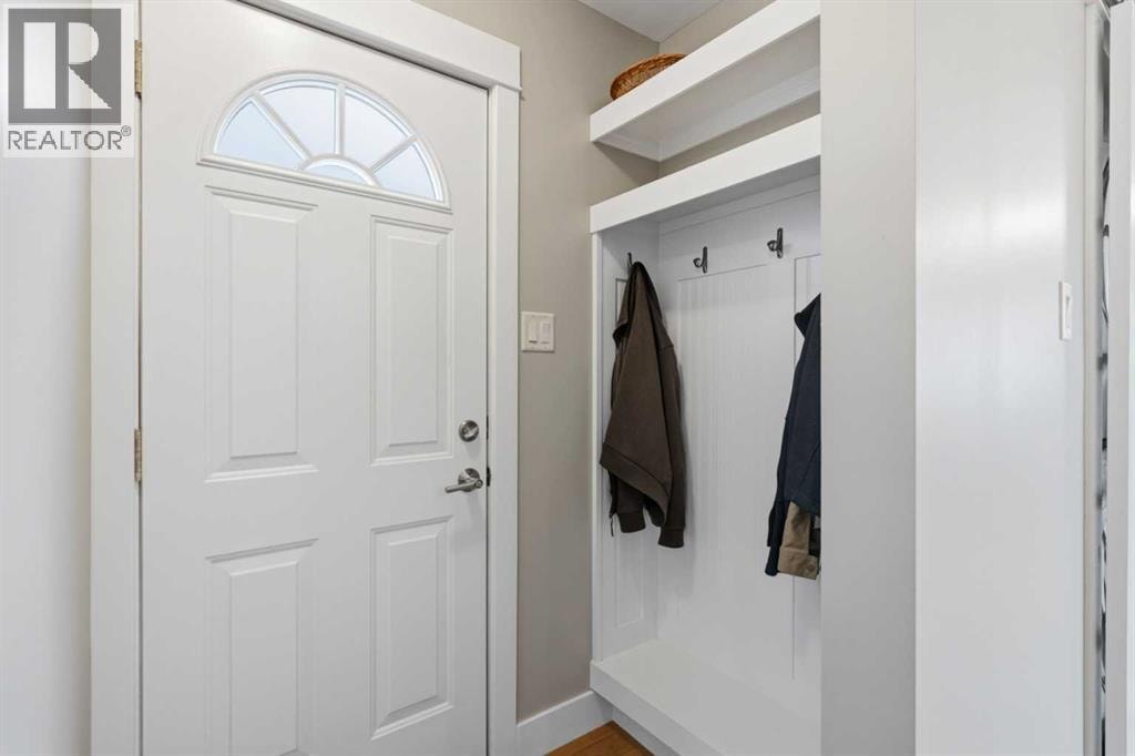 3308 Lakeside Crescent SW — photo 14