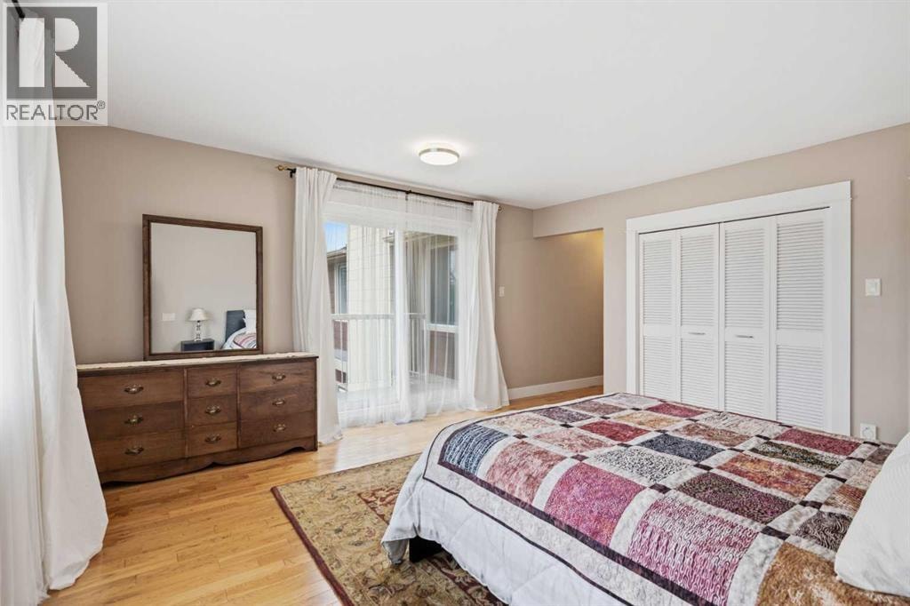 3308 Lakeside Crescent SW — photo 31