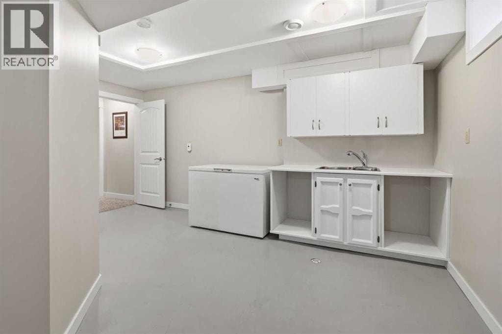 3308 Lakeside Crescent SW — photo 39